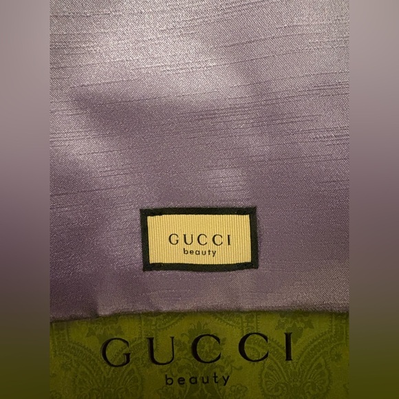 Gucci Beauty Limited Edition Metallic Purple Pouch Cosmetic Bag brand new - Picture 4 of 10